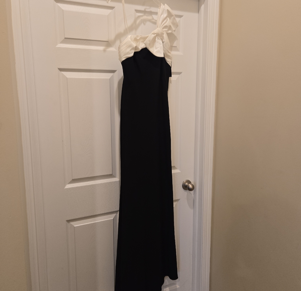 Carmen Marc Valvo Black Gown with White Bow One-Shoulder